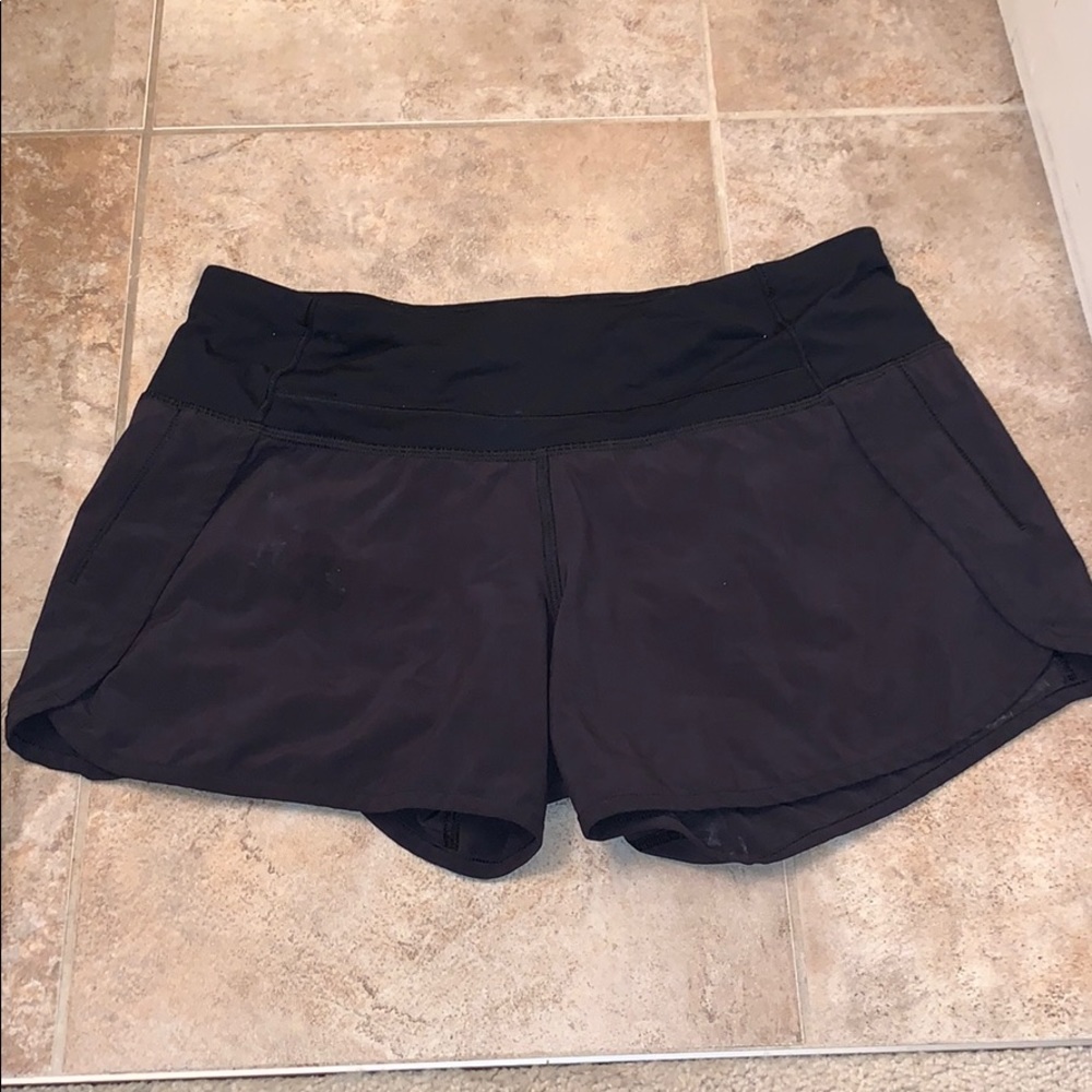 Lulu Lemon 4 inch Speed Up Short Size 4